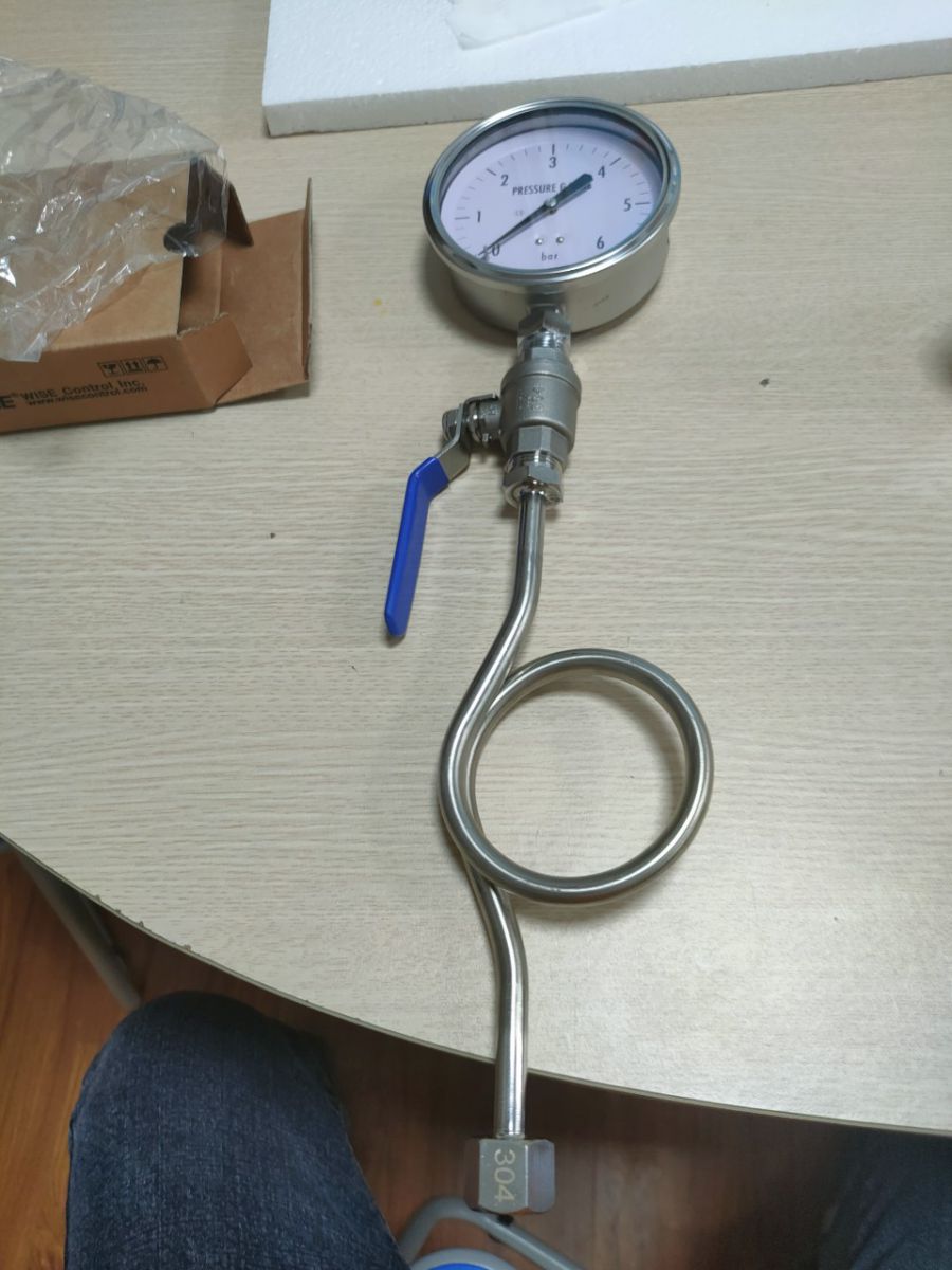 Đồng hồ áp suất hơi kèm ống siphong